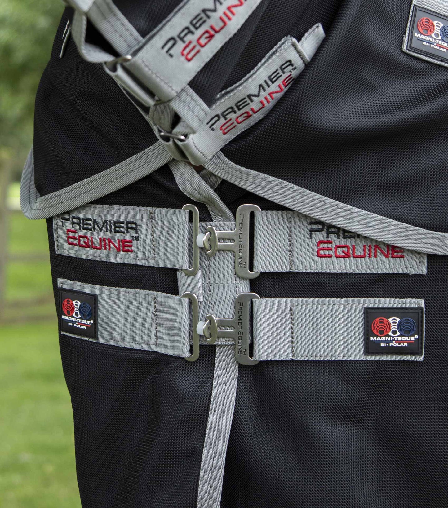 Premier Equine MAGNETIC Rug with Neck