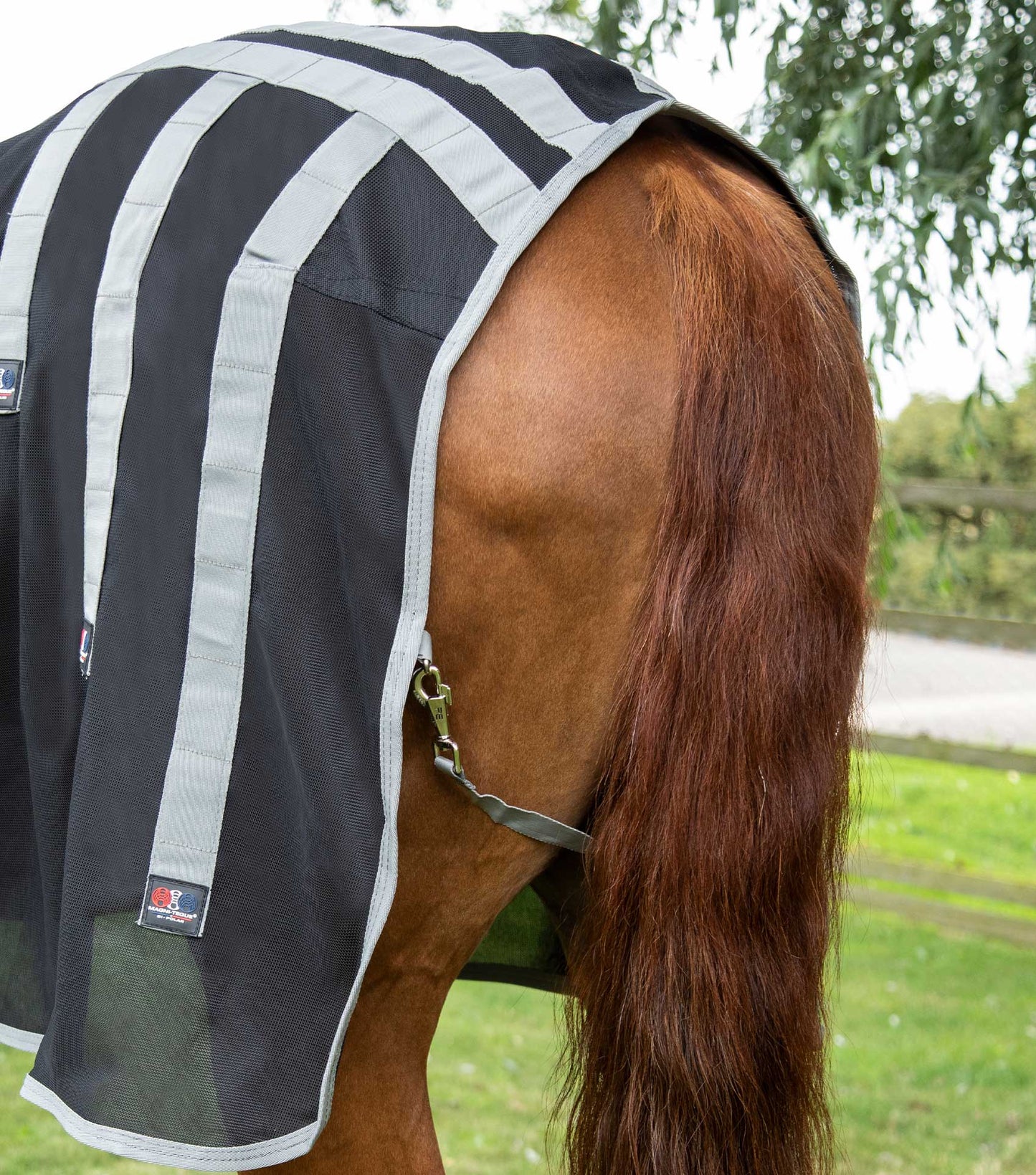 Premier Equine MAGNETIC Rug with Neck