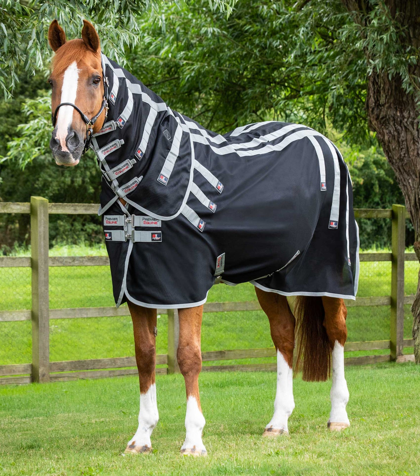 Premier Equine MAGNETIC Rug with Neck